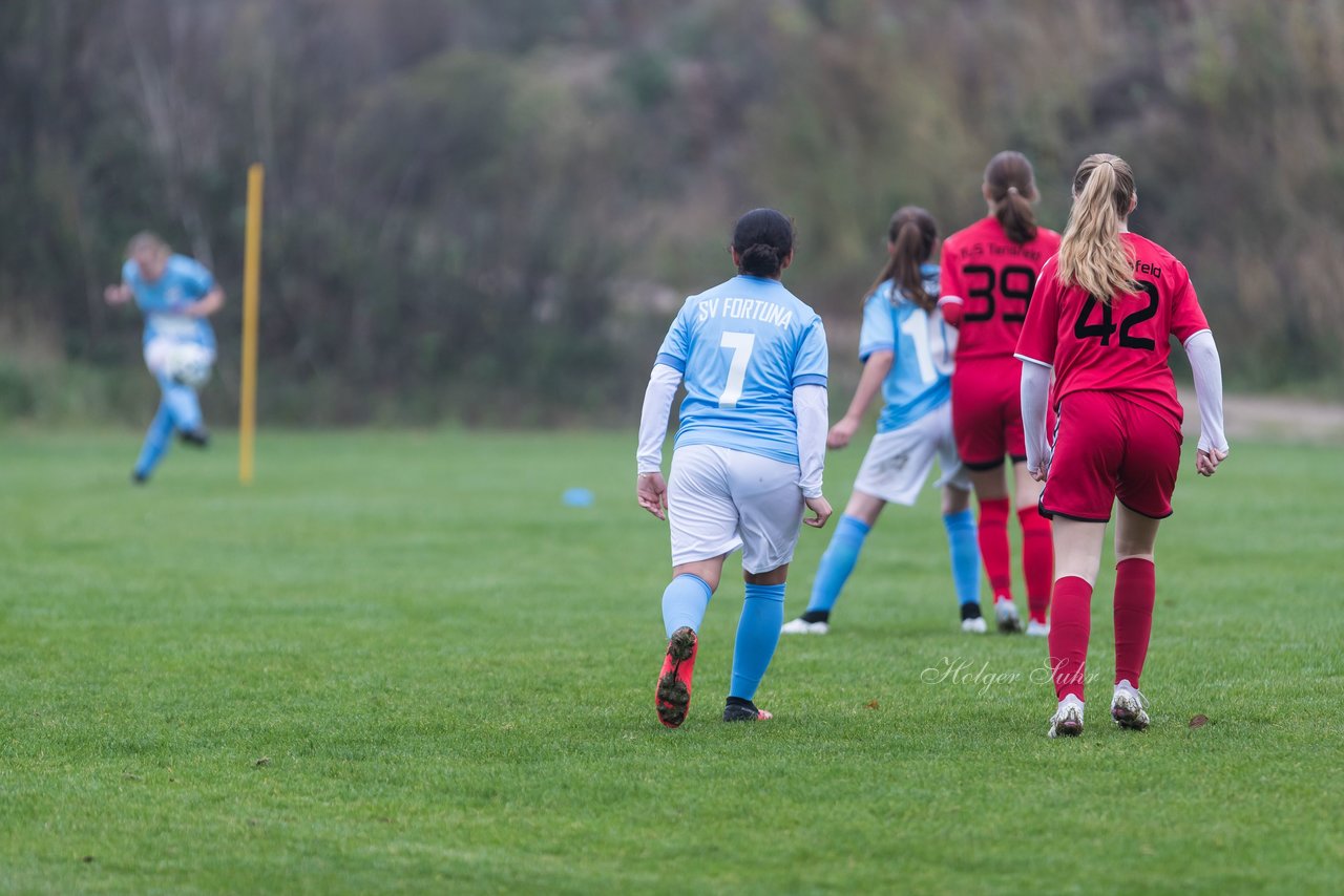 Bild 95 - wBJ TuS Tensfeld - SV Fortuna St. Juergen